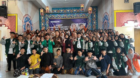 Mahasiswa KKN-T kelompok 9 Unira Malang Gelar Workshop literasi dan public Speaking di PP Al Ishlahiyah Singosari