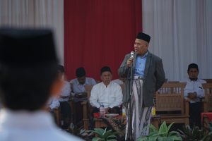 KH Marzuqi Mustamar memberi amanat kebangsaan